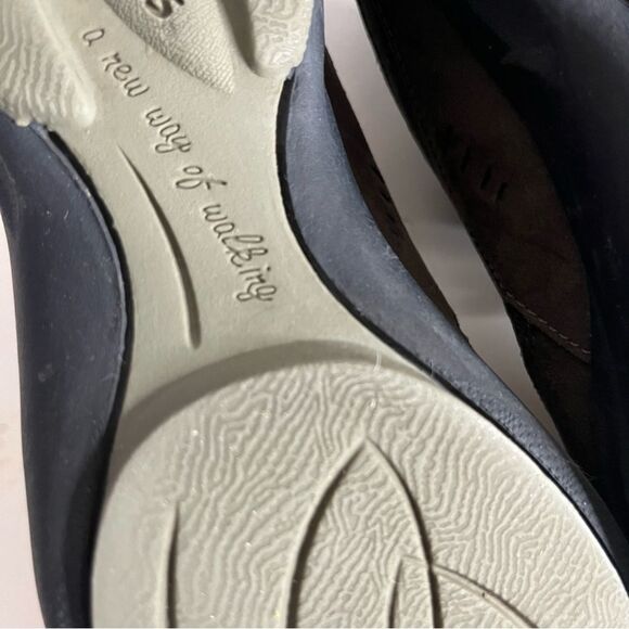 CLARKS In Motion Shoes Walking Comfort Lace Up Olive Nubuck Leather Size 10 N - Picture 7 of 11